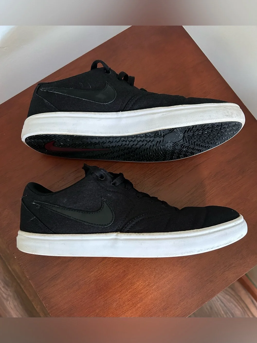 Nike SB Check Solarsoft Black Sneaker.  Men’s Size 9